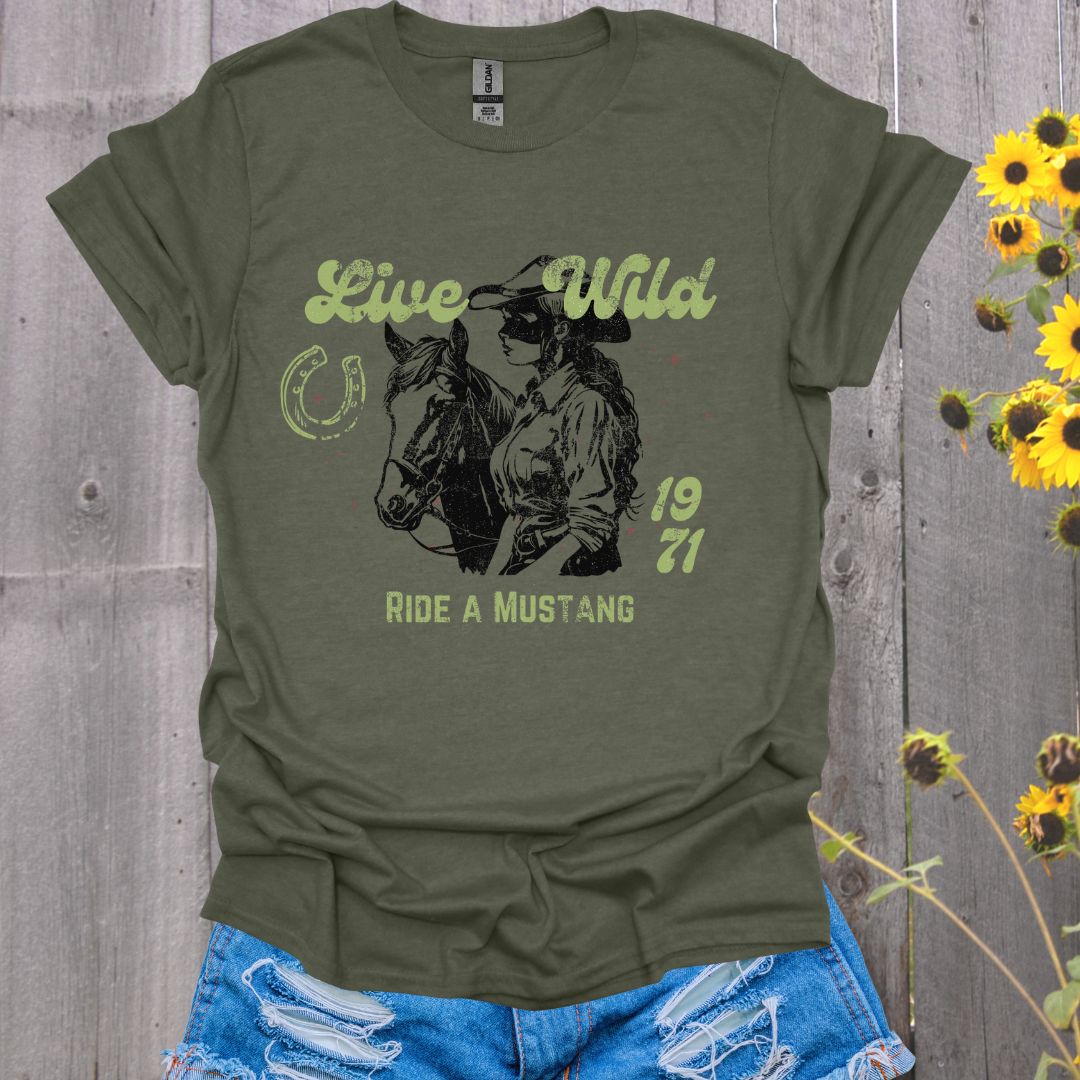Live Wild Mustang Horse T-Shirt - Unisex Softstyle
